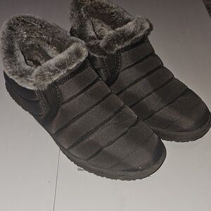 Minnetonka Timpson Tulsa Slip-ons 10